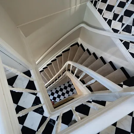 Boutique By Atelier 酒店 *